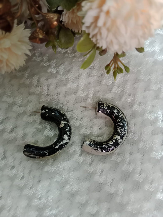 "Chic Black and Silver Textured Hoop Earrings"